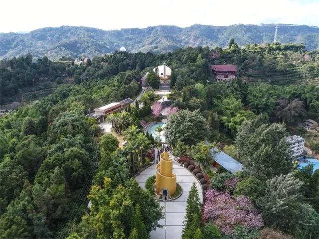 普洱特色团建：坐上火车游普洱，打卡墨江北回归线标志园